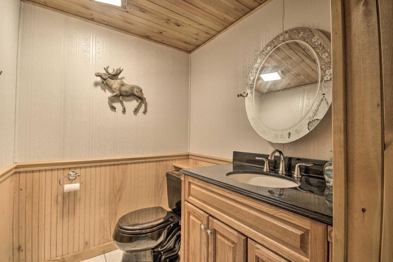 Pet-Friendly Raystown Lakefront Cabin With Bbq Grill Hesston Exterior photo